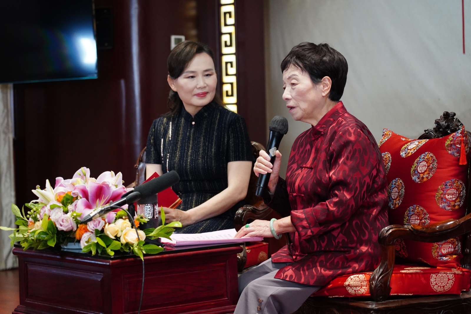 张良英张老60多年以来,始终坚持奋斗在中医药教学,科研,临